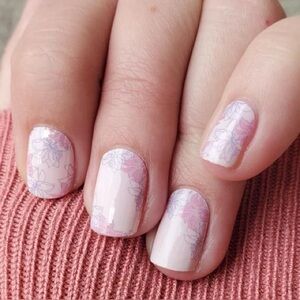 Color Street Nail Strips - Flower of the Hour